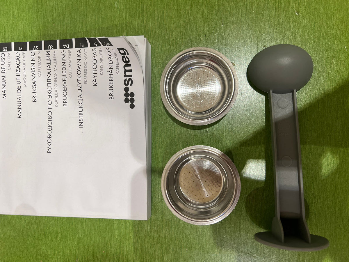 Smeg ECF01 (Espressomaschine)