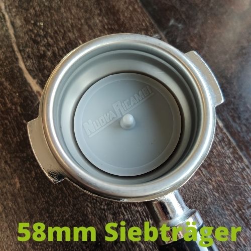 Gummiblindsieb in 58mm Siebträger eingesetzt